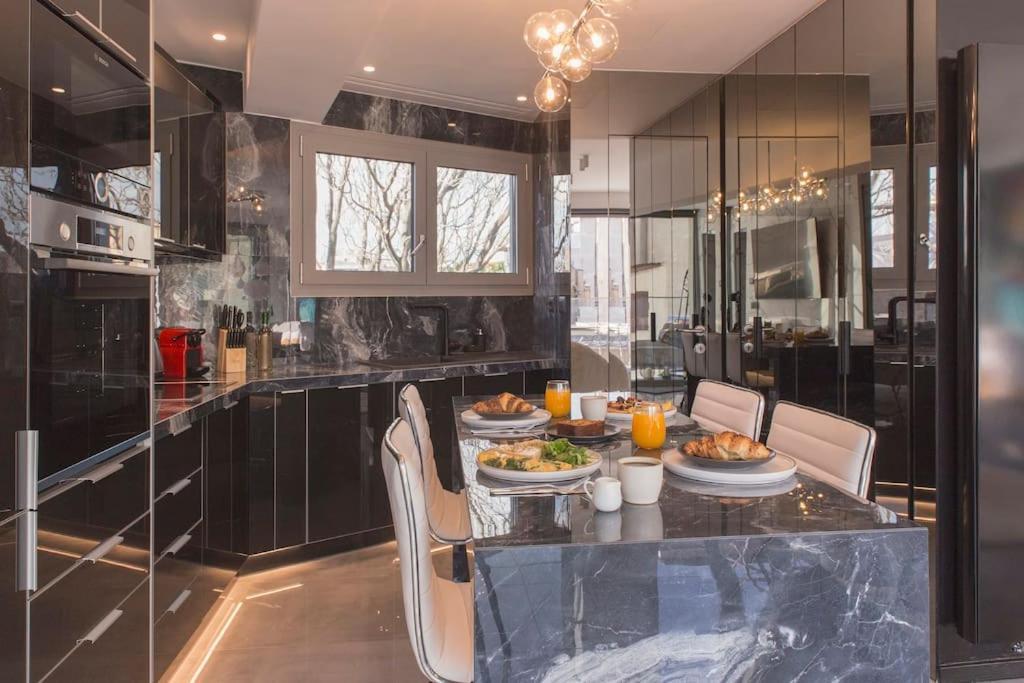 אתונה Luxury Acropolis View Apartment-Living Stone Black Pearl מראה חיצוני תמונה