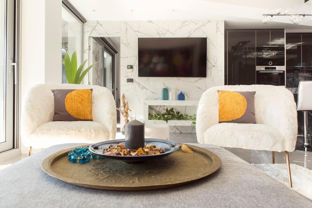 אתונה Luxury Acropolis View Apartment-Living Stone Black Pearl מראה חיצוני תמונה